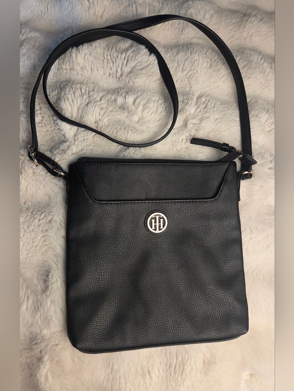 Tommy Hilfiger Black Pebbled Leather Messenger Bag with Logo